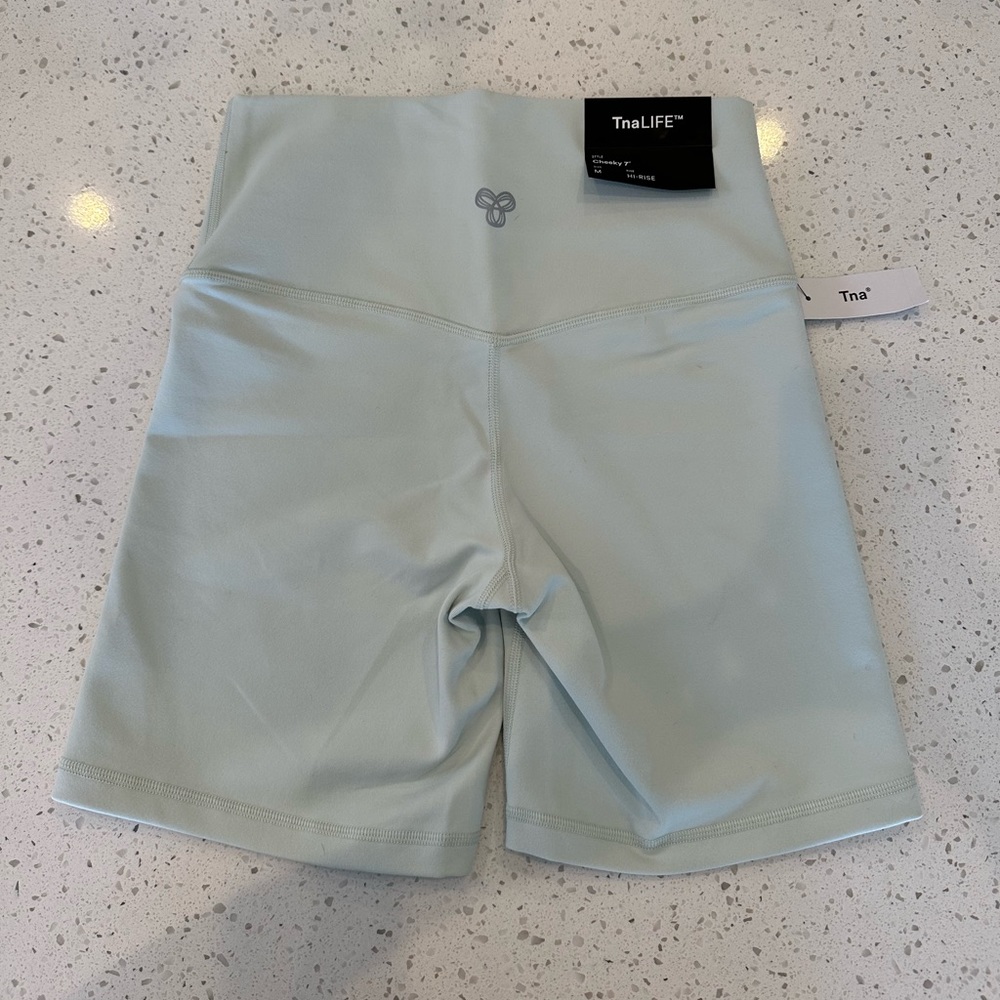 Aritzia TNA "life" cheeky 7" high rise biker shorts